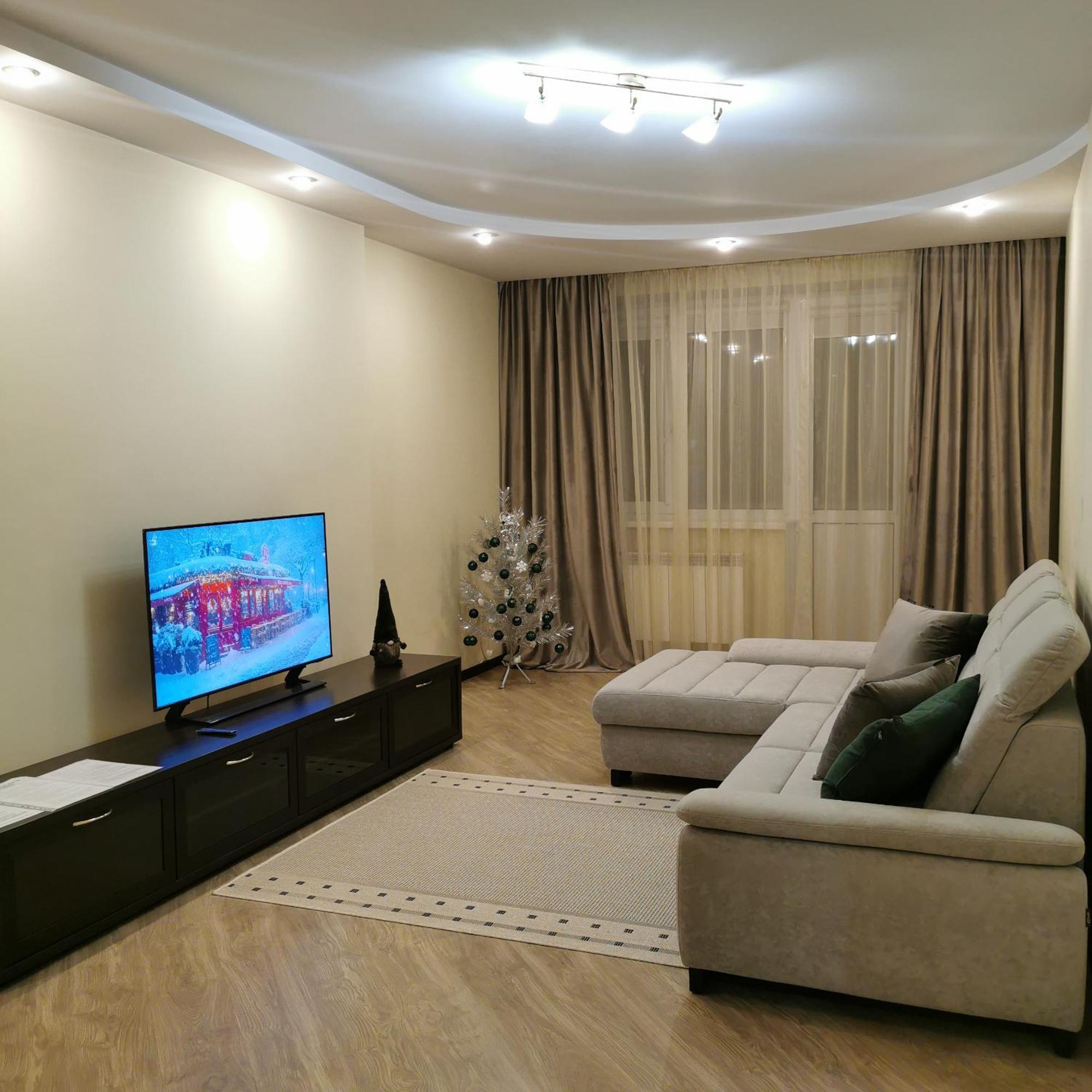 Big Apartment in Rivne center Buitenkant foto